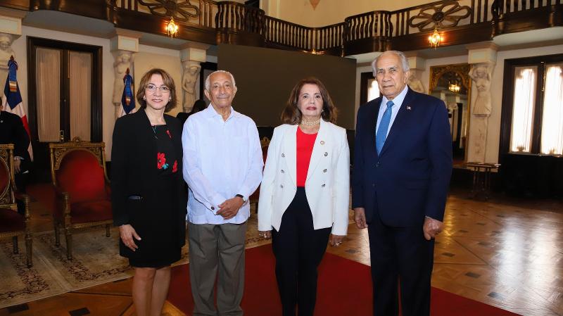 El Presidente Luis Abinader y CONAPE otorgan premios en el Día Internacional de la Persona de Edad