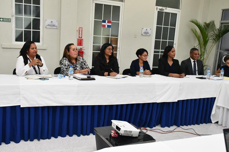 CONAPE y SUPERATE revisan los avances de Comunidades de Cuidado