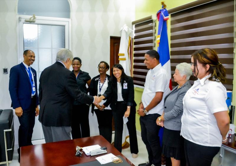 Director Ejecutivo de CONAPE juramentó la recién formada Asociación de Servidores Públicos