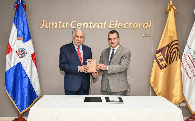 CONAPE y la JCE, suscribieron un acuerdo de cooperación