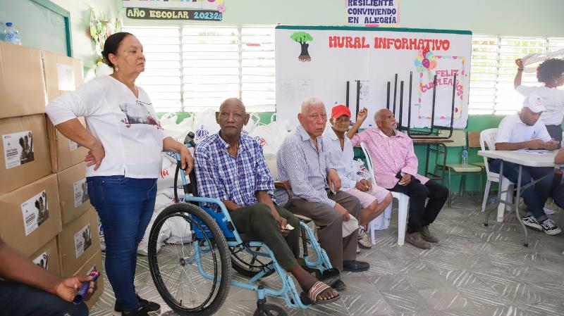 CONAPE participa Jornada de Inclusión Social en el Municipio de Juan de Herrera, provincia San Juan