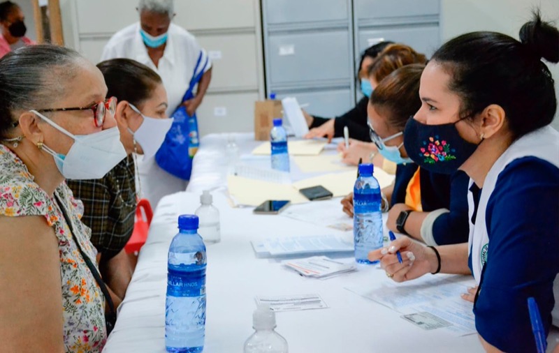 CONAPE reconoce el esfuerzo de sus colaboradores durante la jornada de vacunación contra la Covid-19