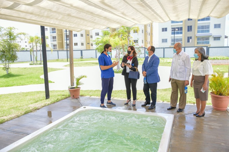 CONAPE recibe donación del Consulado General de la Rep. Dom. en Miami