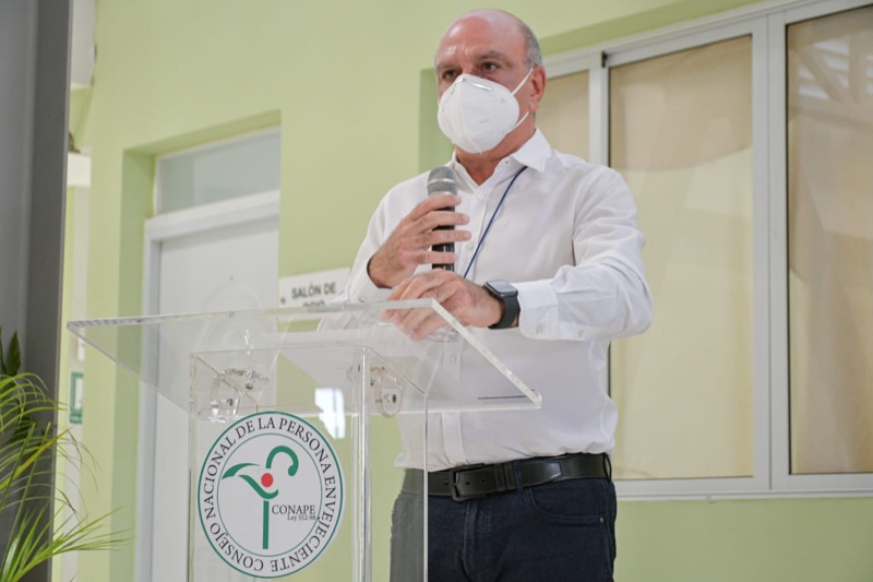 CONAPE recibe donación del Consulado General de la Rep. Dom. en Miami