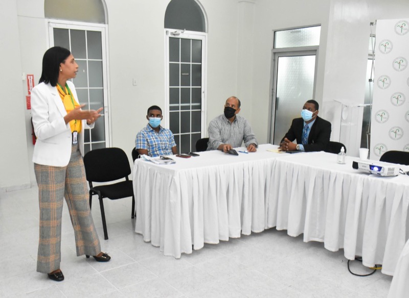 CONAPE imparte curso de capacitación en seguridad laboral.
