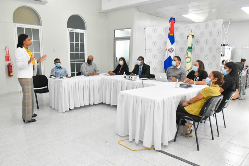 CONAPE imparte curso de capacitación en seguridad laboral.