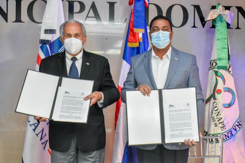 El CONAPE firmó un convenio con la Liga Municipal Dominicana