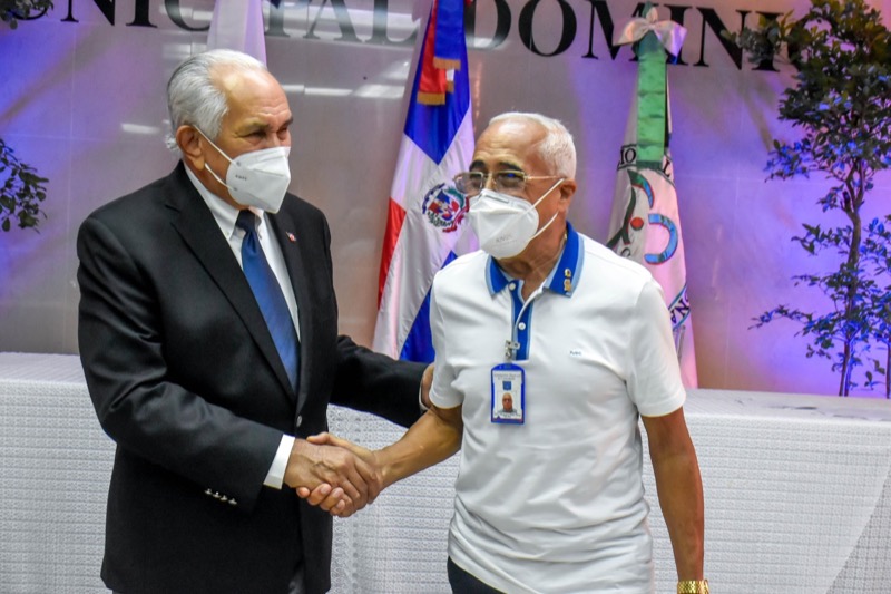 El CONAPE firmó un convenio con la Liga Municipal Dominicana