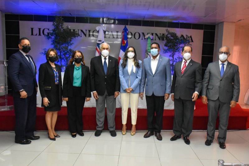 El CONAPE firmó un convenio con la Liga Municipal Dominicana