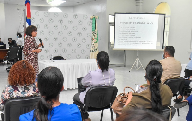 CONAPE imparte talleres sobre la prevención y cuidados de quemaduras en los envejecientes