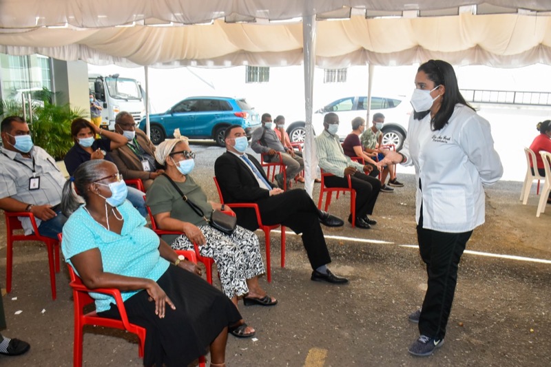 CONAPE imparte charla sobre el cuidado bucal en los envejecientes