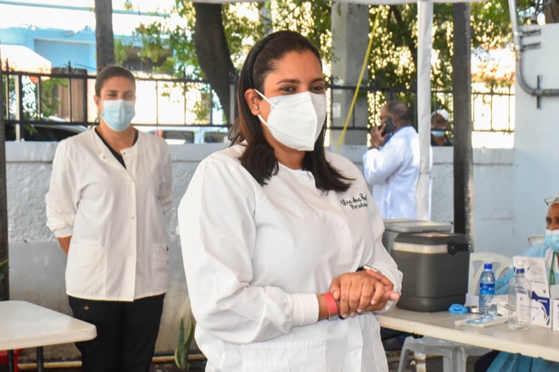 CONAPE imparte charla sobre el cuidado bucal en los envejecientes