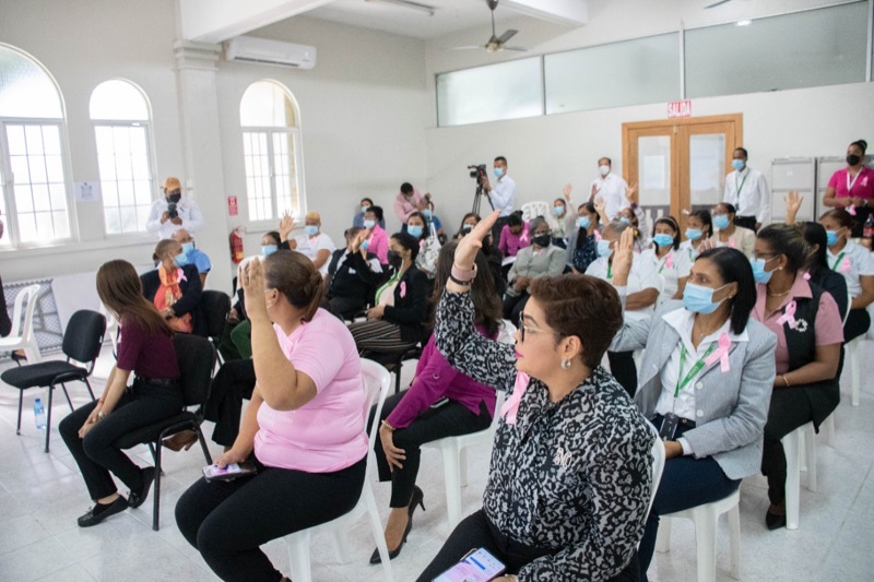 CONAPE realiza conferencia de sensibilización frente al cáncer de mama