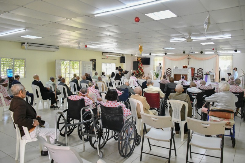 El CONAPE participa en la Semana de Fiesta en honor a los Adultos Mayores de Moca 