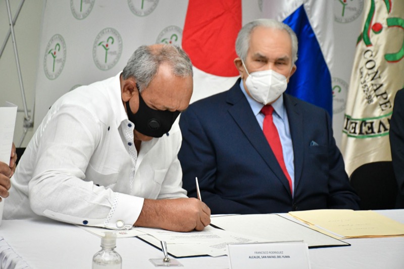 La embajada de Japón donó RD$5.2 millones para la construcción de un asilo