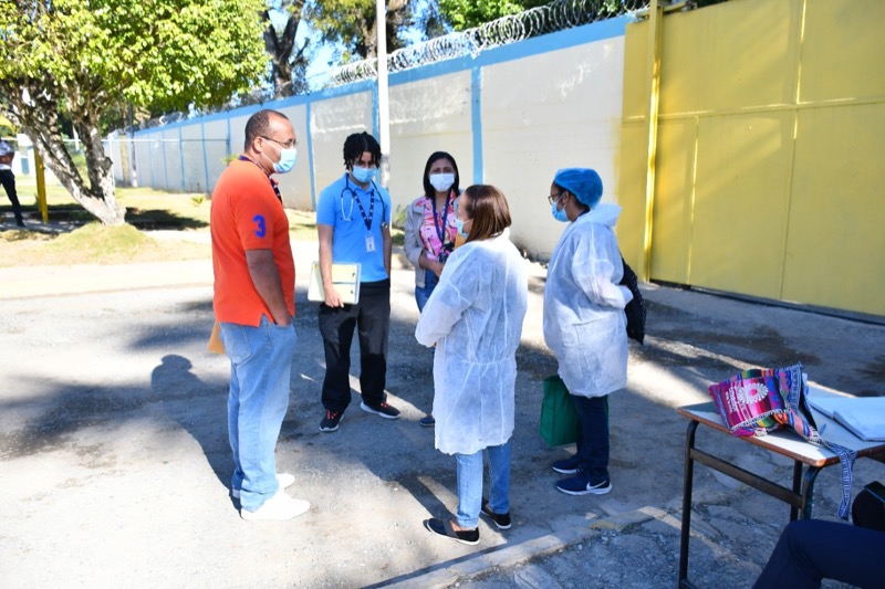 CONAPE visita al Centro de Corrección y Rehabilitación de Monte Plata Hombre 
