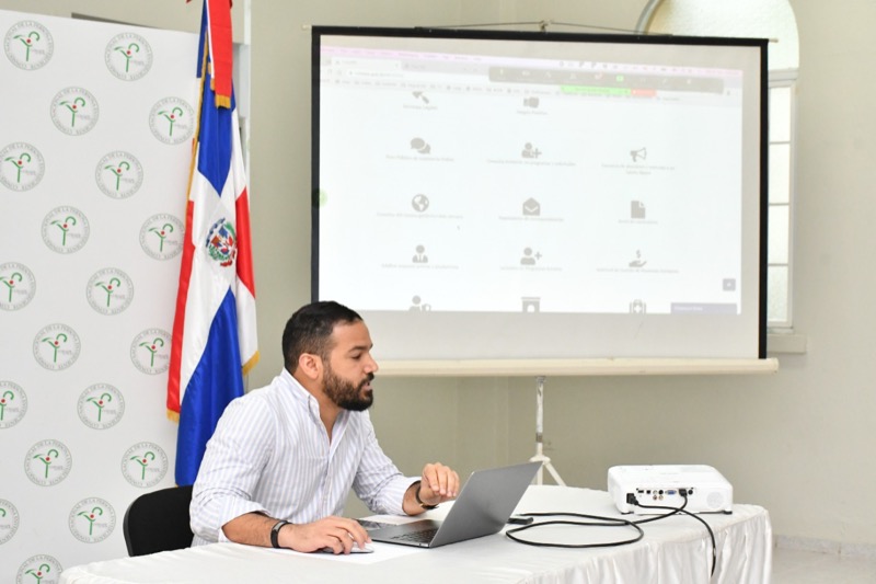 CONAPE capacita sus colaboradores en el área técnica