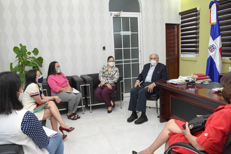 Visita de profesionales de la geriatría.