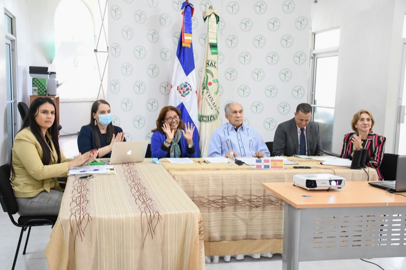 CONAPE firma acuerdo con Fundación Gerón 