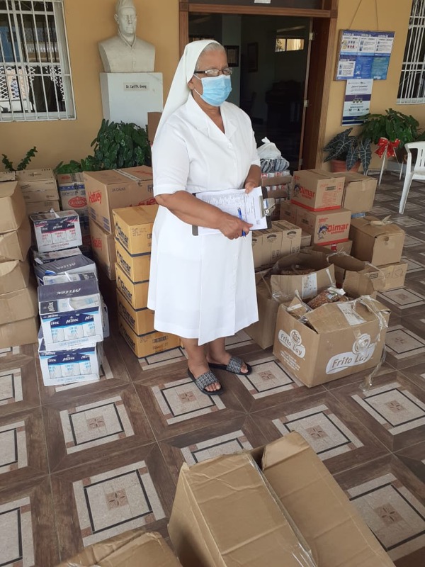 CONAPE entrega alimentos, bebidas, y suplementos a Asilos y Hogares Diurnos del pais.