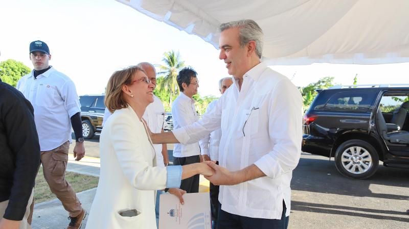 El Presidente Luis Abinader y el CONAPE entregaron el Hogar del Día San Rafael del Yuma,
