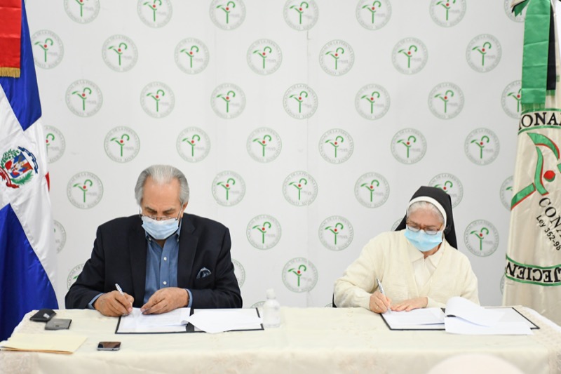 CONAPE firma acuerdos con asilos de San Francisco de Macorís, San Pedro de Macorís y Hato Mayor