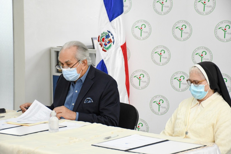 CONAPE firma acuerdos con asilos de San Francisco de Macorís, San Pedro de Macorís y Hato Mayor