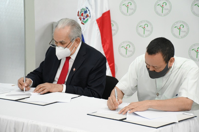 CONAPE firma acuerdos con Hogares de la Iglesia Católica y Centros que trabajan con adultos mayores