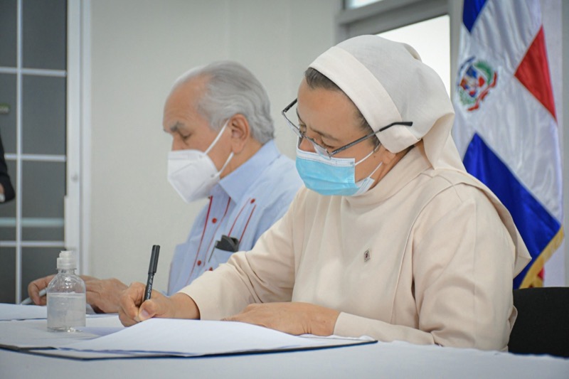 CONAPE firma convenio con Hogar de Ancianos Nuestra Señora de Fátima