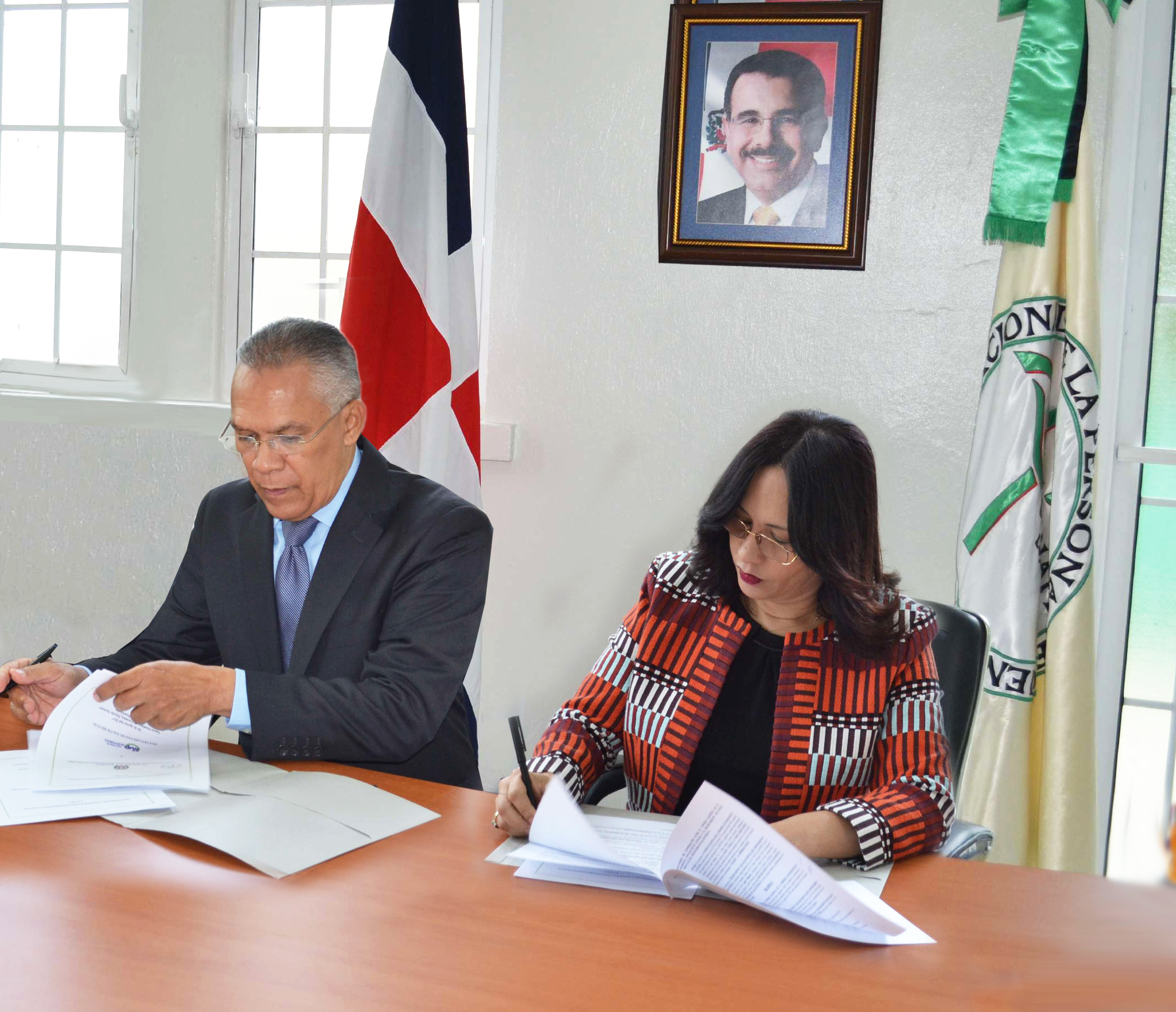 CONAPE Y MINISTERIO DE SALUD PUBLICA FIRMAN ACUERDO