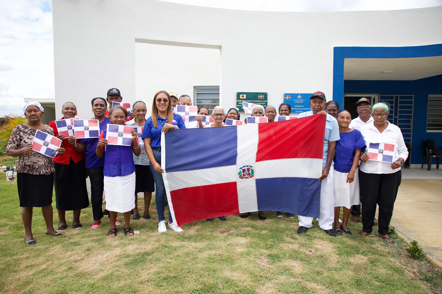 Adultos mayores celebran con júbilo la independencia nacional