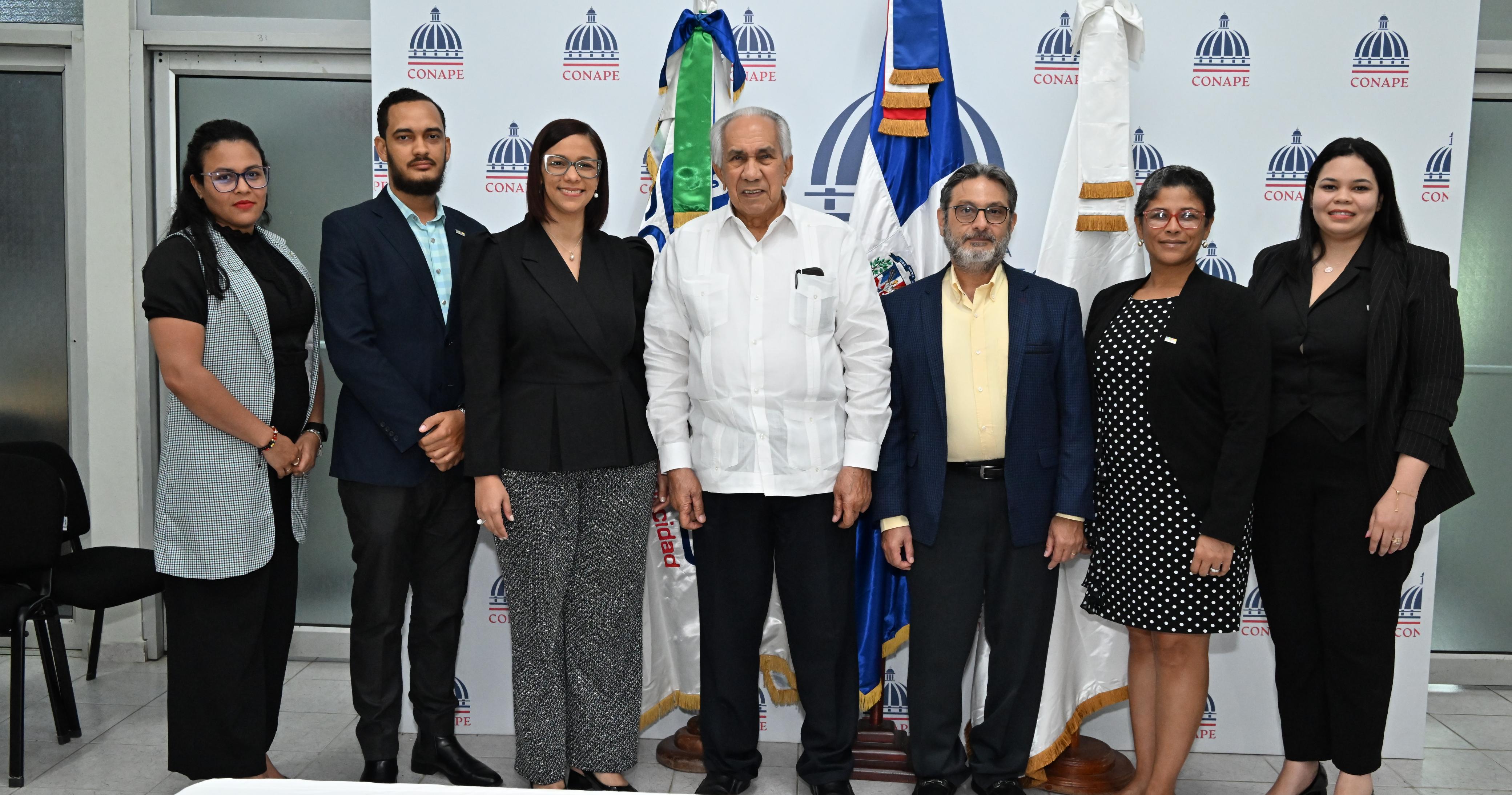 CONAPE y CONADIS firman convenio para promover derechos de personas adultas  mayores con discapacidad