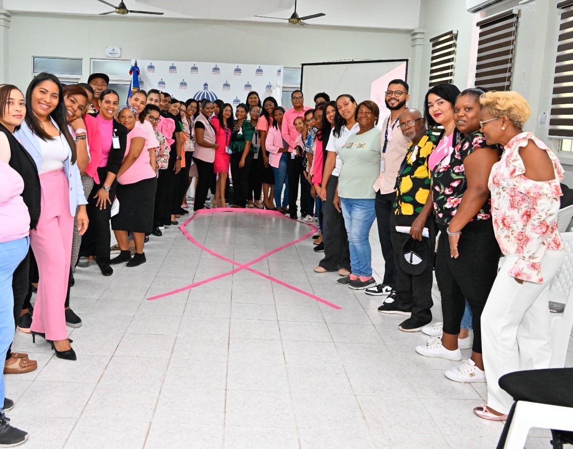 Imparten charla sobre prevención de cáncer de mamas al personal de CONAPE