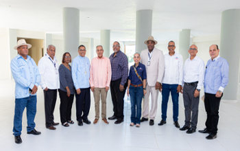 Director ejecutivo del CONAPE visita la construcción de hogar permanente en San Juan de la Maguana y recorre hogares de día de Neiba