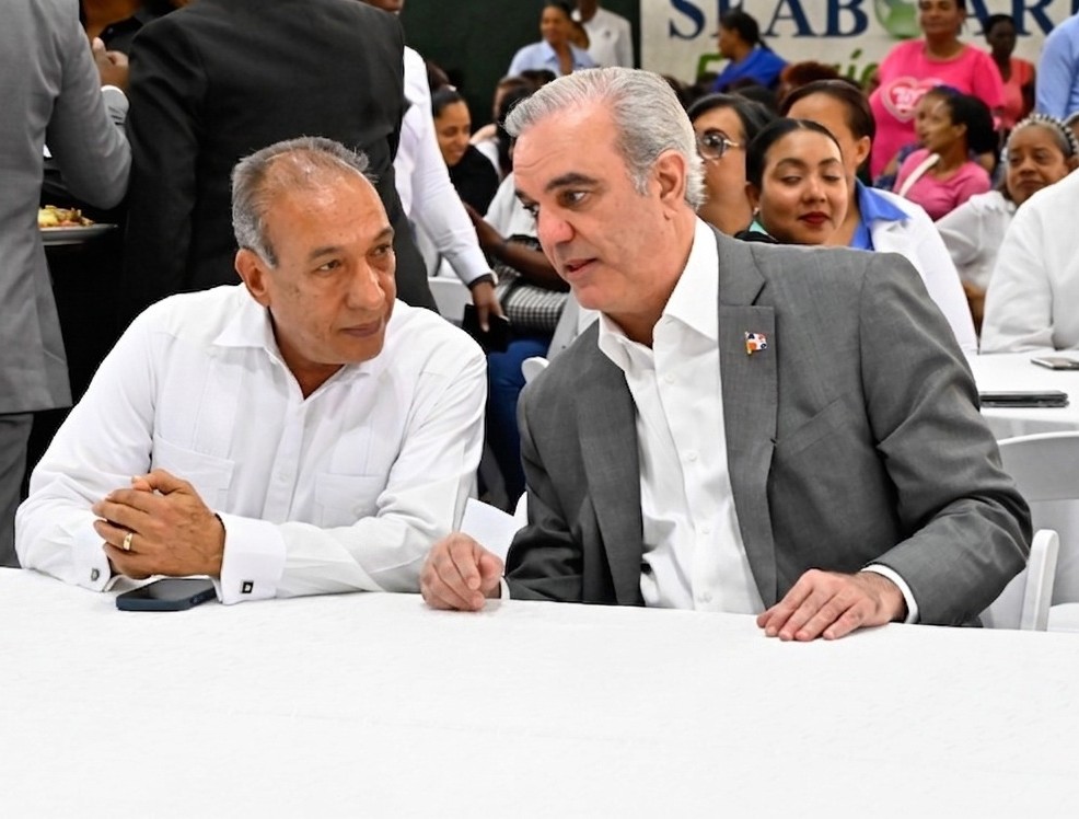 CONAPE respalda iniciativas de apoyo a madres dominicanas junto al presidente Abinader