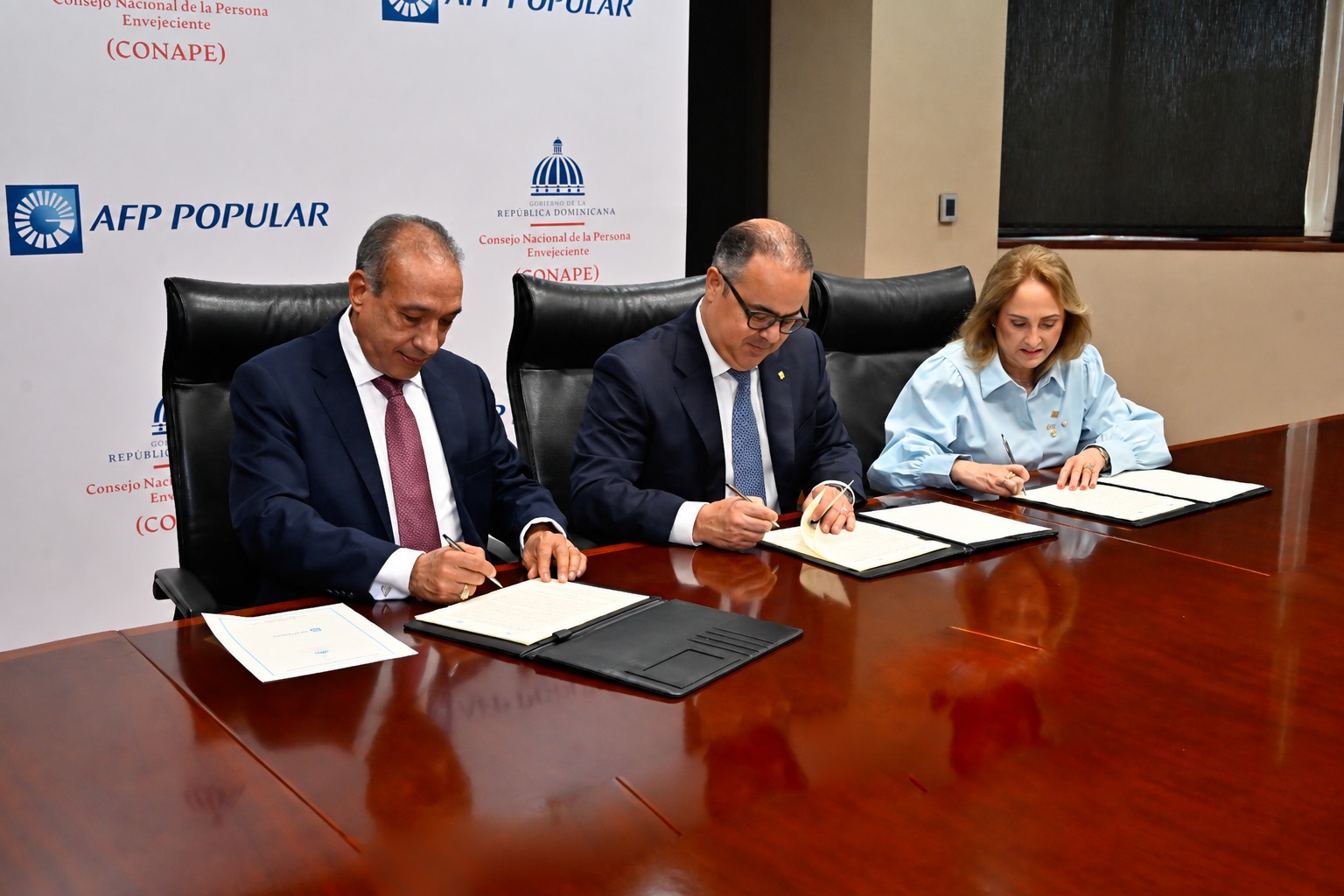 CONAPE y AFP Popular firman acuerdo para impulsar el bienestar, la inclusión y la calidad de vida de las personas adultas mayores