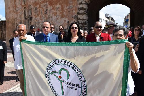 CONAPE DEPOSITA OFRENDA FLORAL EN ALTAR DE LA PATRIA PARA CONMEMORAR 174 ANIVERSARIO DE LA INDEPENDENCIA NACIONAL