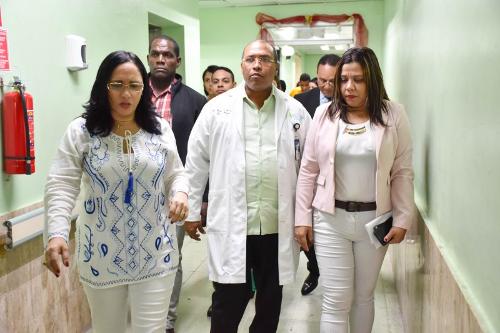 Directores Hospital Salvador B. Gautier y del Conape supervisan la salud de los adultos mayores