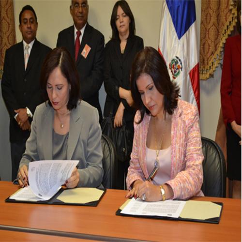 CONAPE Y VICEPRESIDENCIA FIRMAN ACUERDO