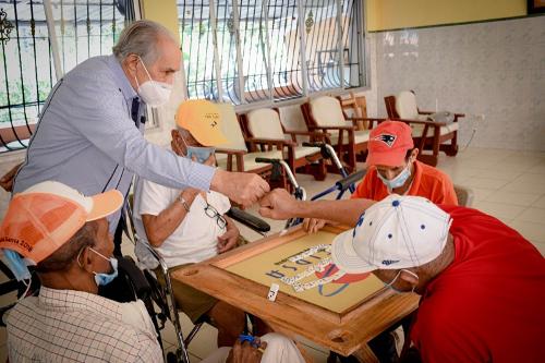 Adultos mayores del país se reintegran a hogares de día luego de la pandemia