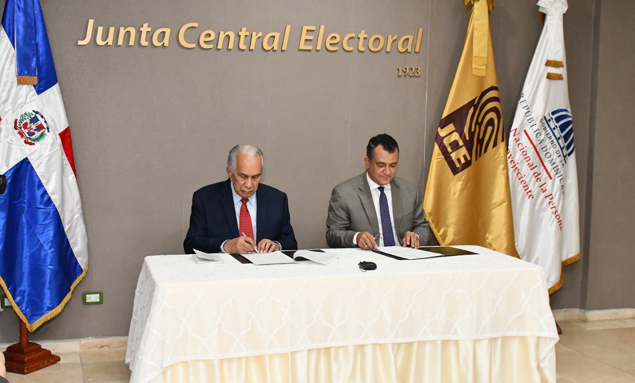 Acuerdo entre CONAPE y JCE facilitará y agilizará votos de adultos mayores en próximas elecciones